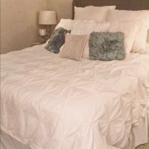 West Elm queen organic cotton pintucked duvet